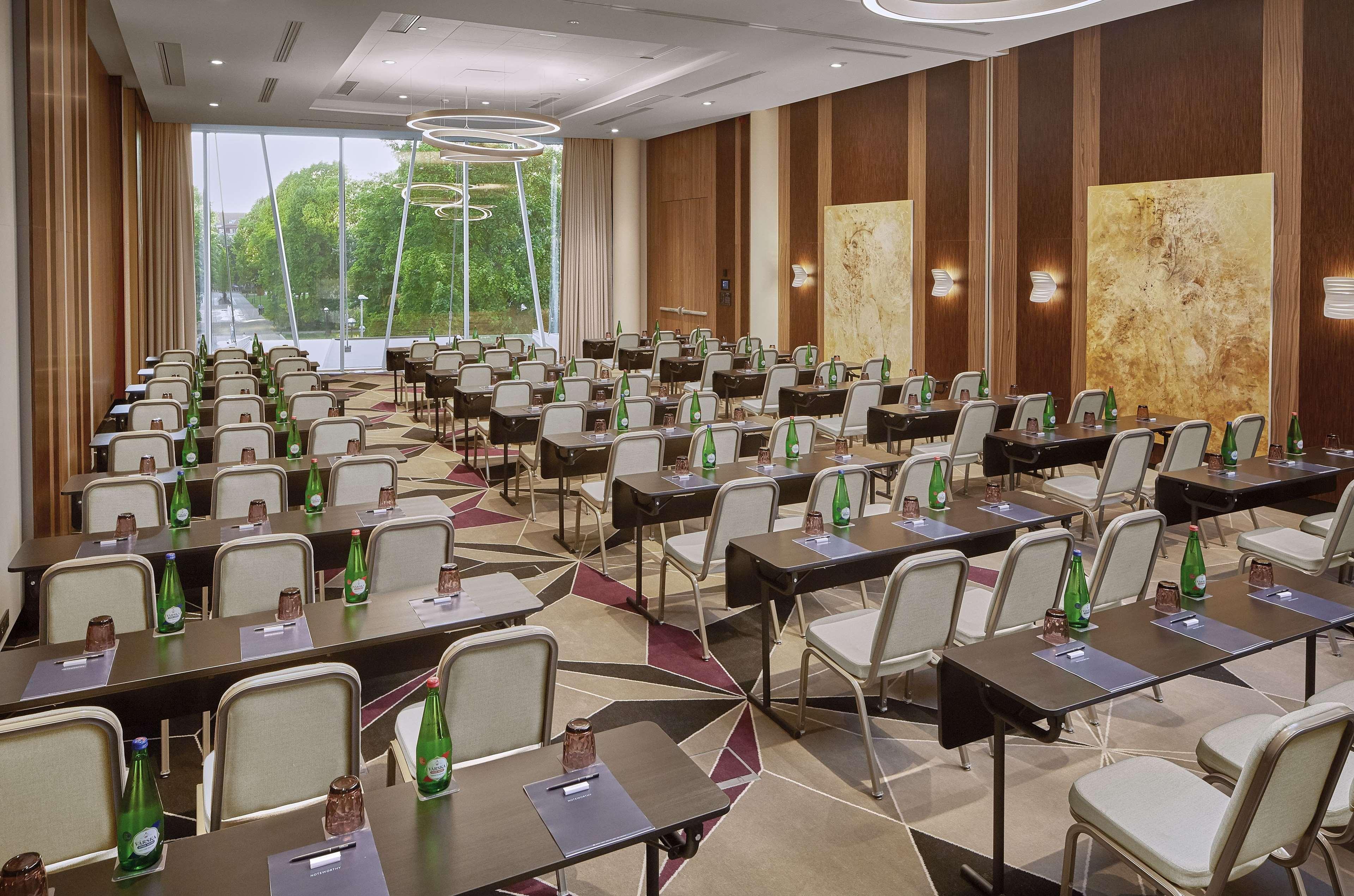 Hilton Park Viesnīca 4*